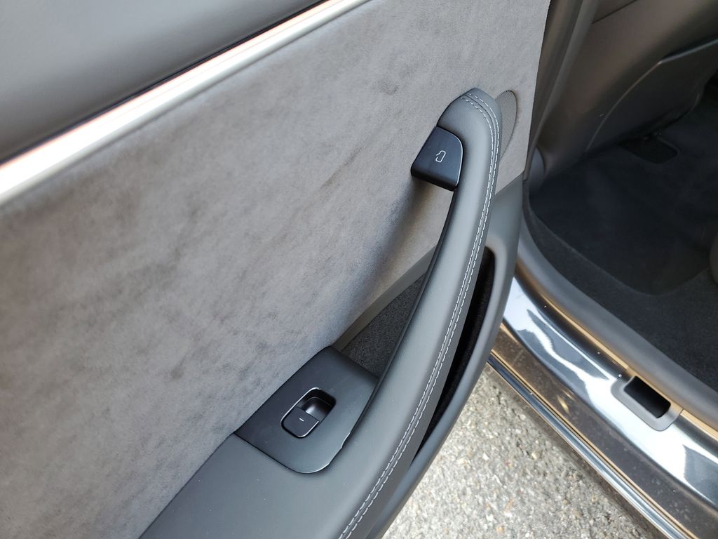 2025 Tesla Model 3 Long Range photo 8