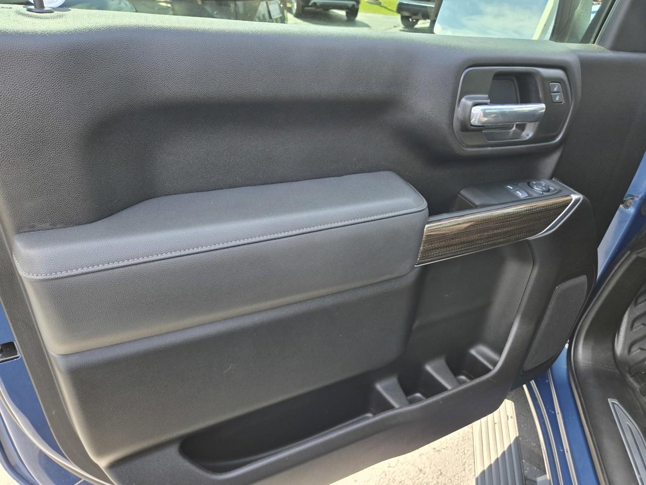 2025 Chevrolet Silverado 2500HD LT photo 25
