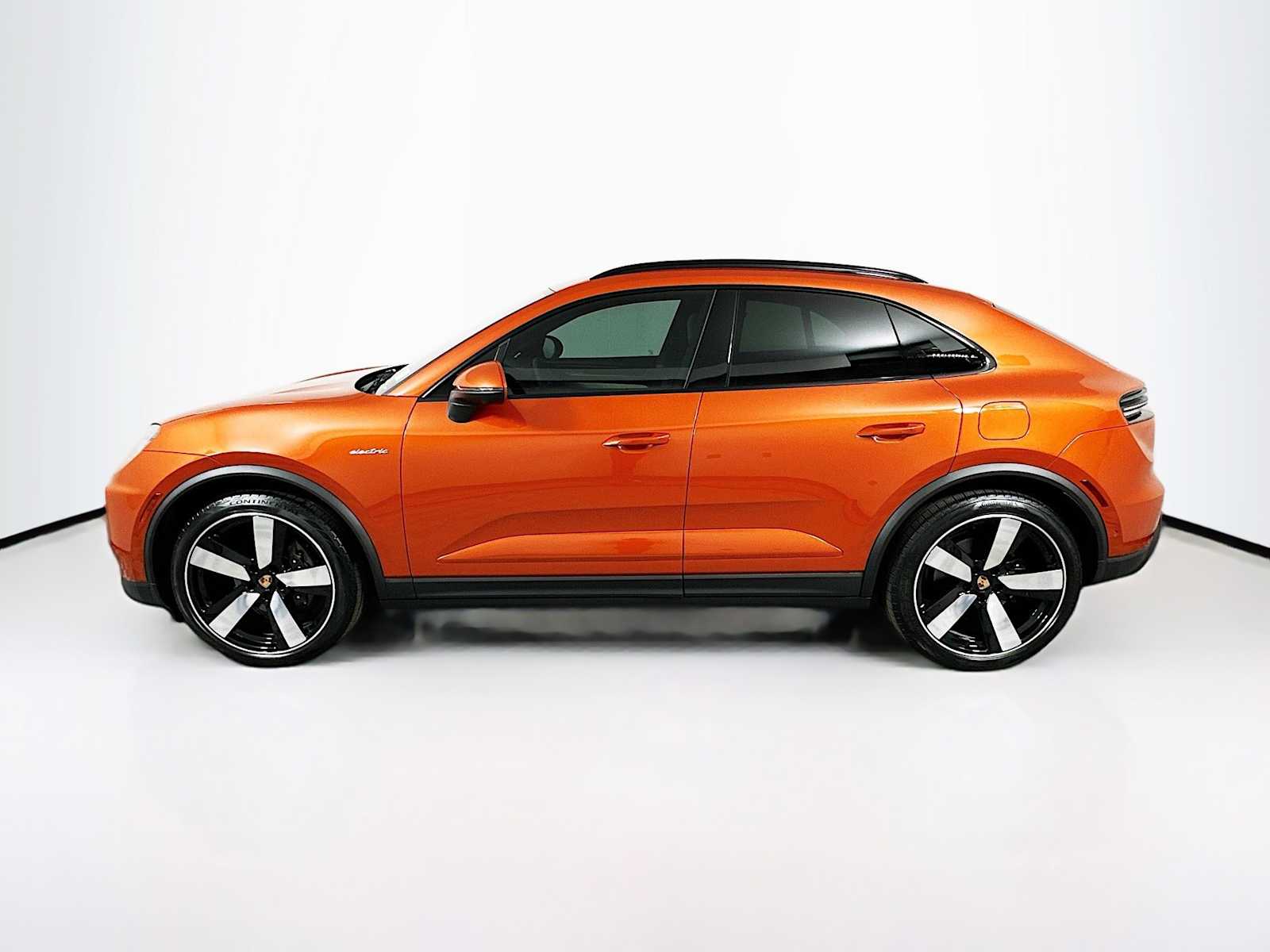 2025 Porsche Macan Electric photo 2
