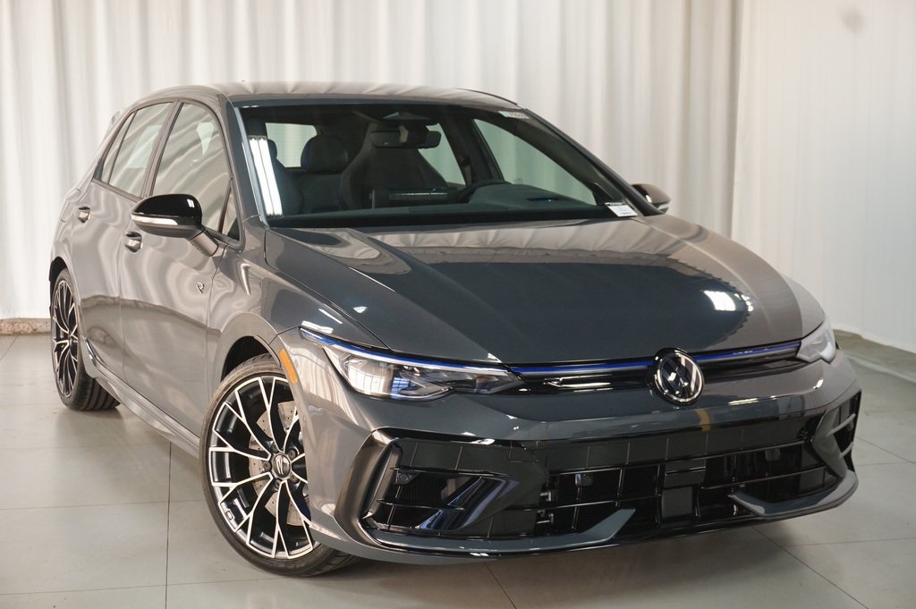 2026 Volkswagen Golf R 2.0 TSI photo 3