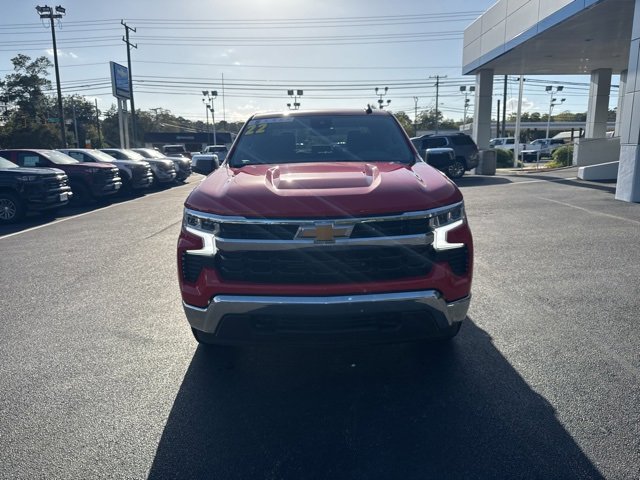 2022 Chevrolet Silverado 1500 LT photo 2