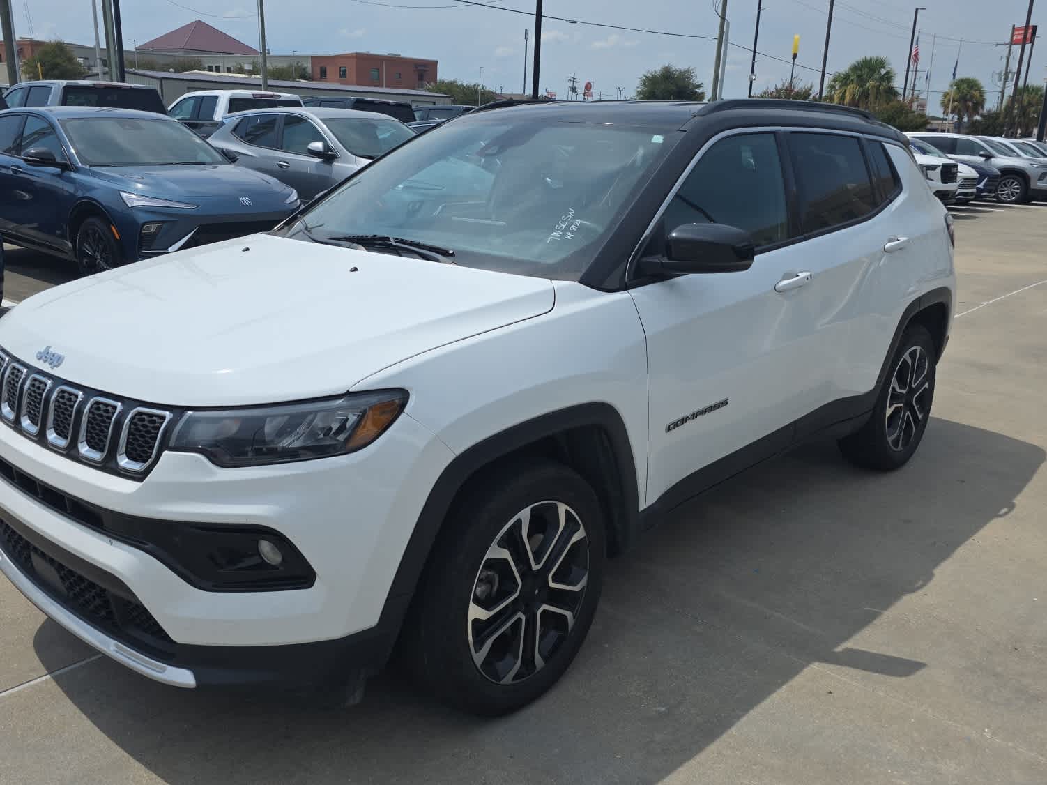2023 Jeep Compass Limited photo 4