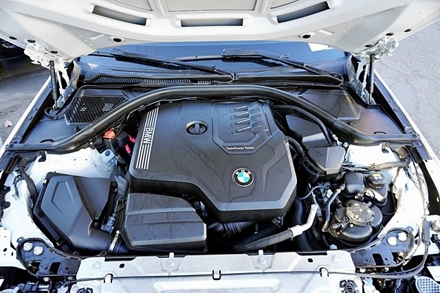 Used 2022 White BMW 330i image 38
