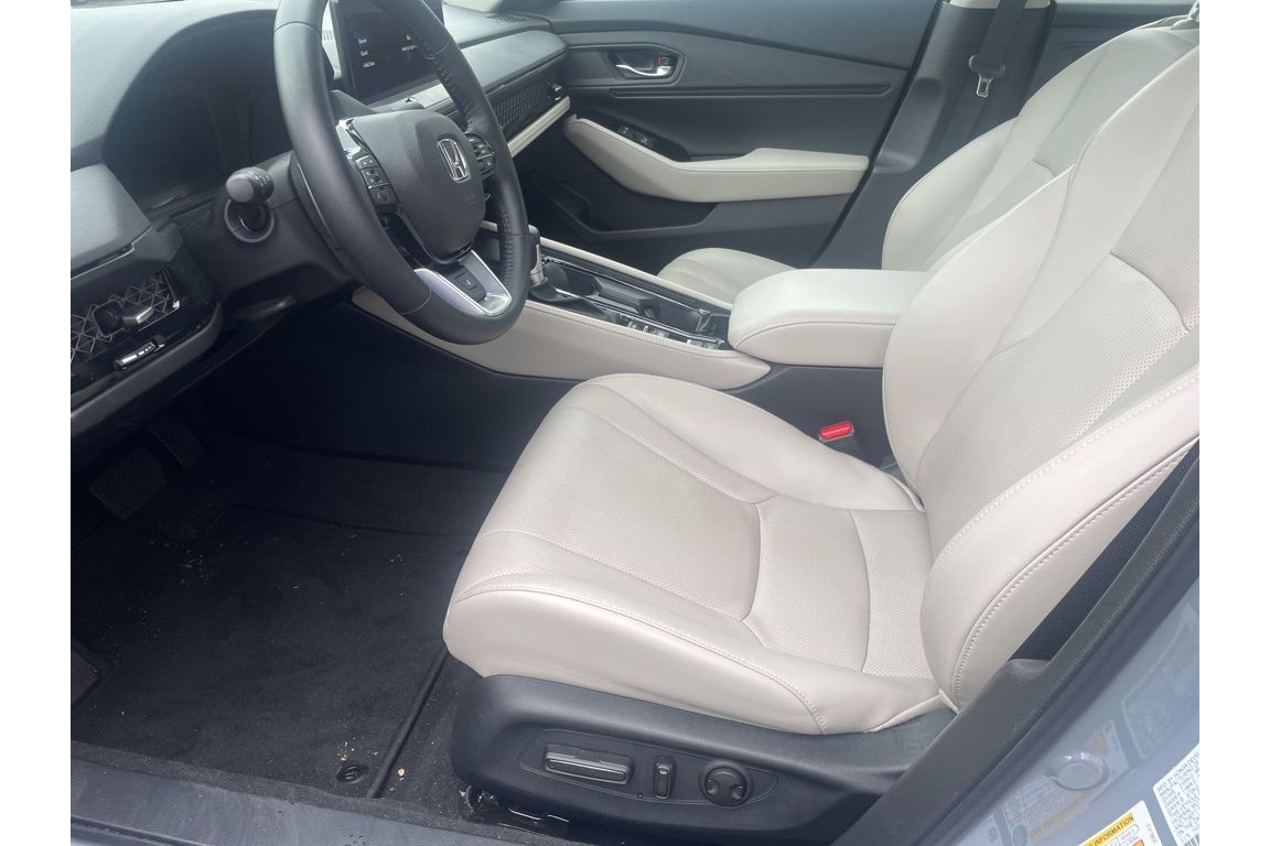 2025 Honda Accord Hybrid Touring photo 3