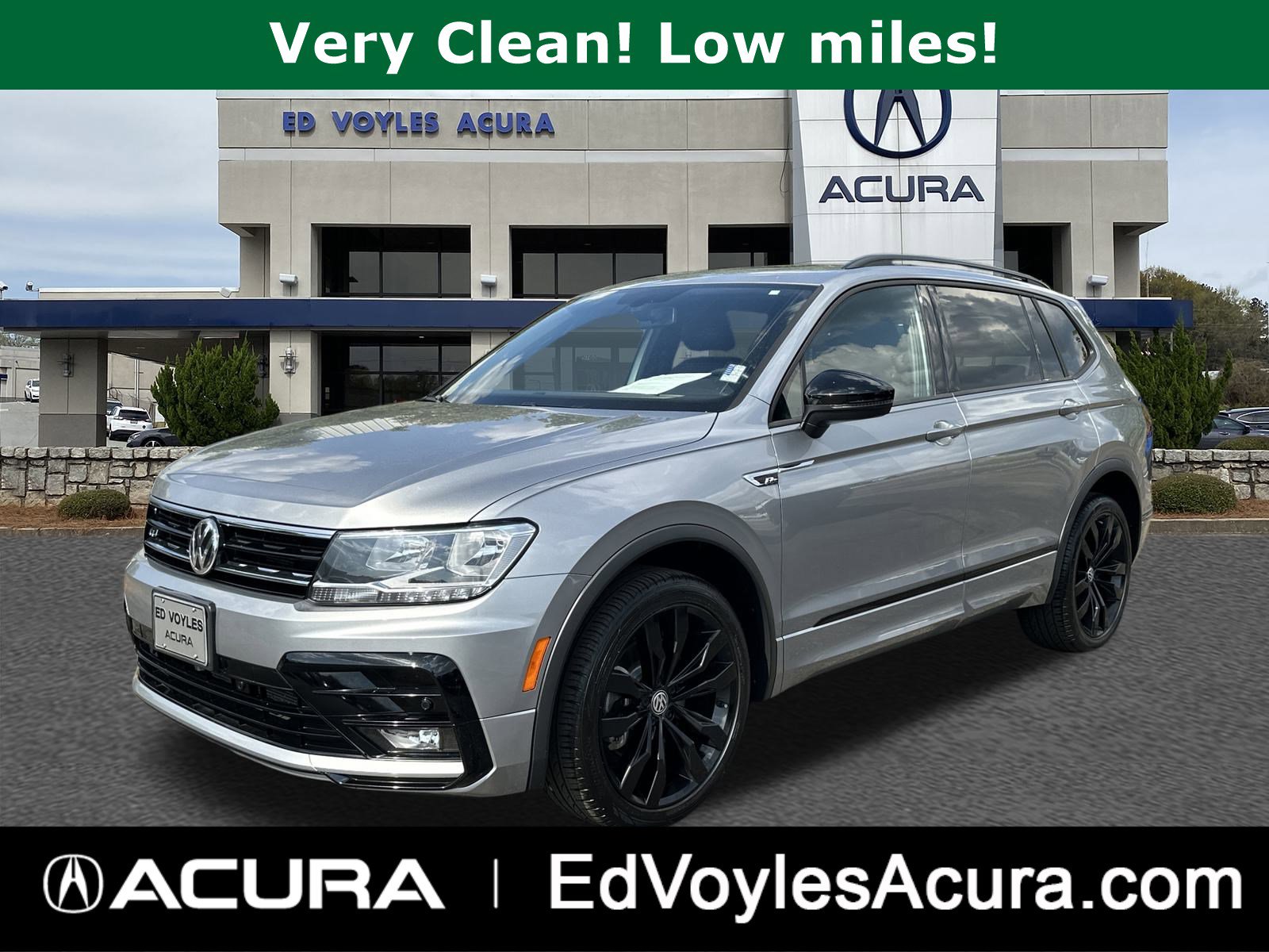 2021 Volkswagen Tiguan SE R-LINE BLACK's photo