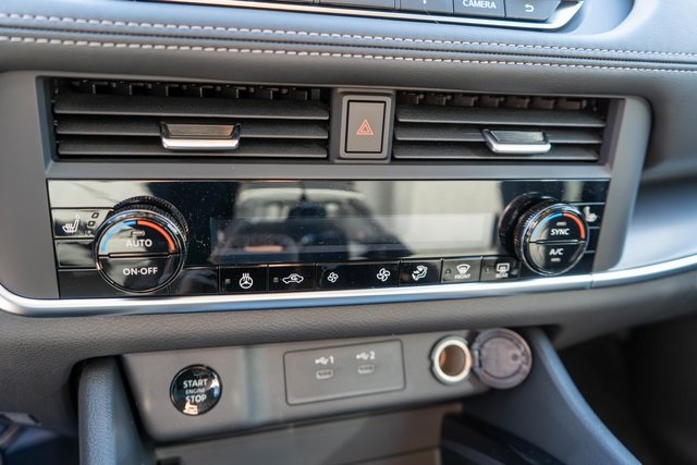 2026 Nissan Rogue SV photo 17
