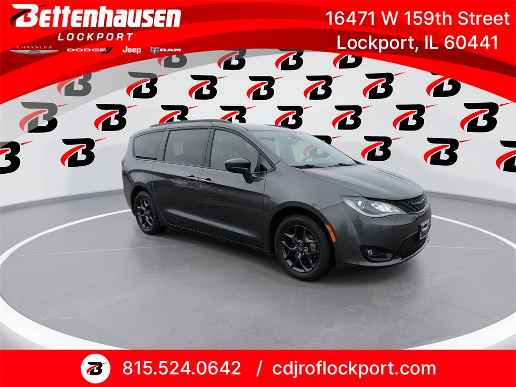 2019 Chrysler Pacifica Touring L Plus's photo