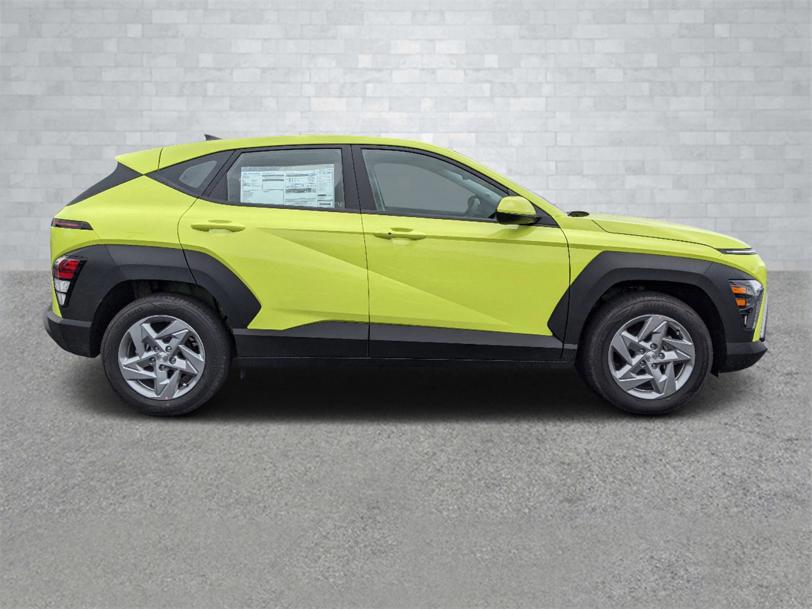 2025 Hyundai Kona SE photo 3