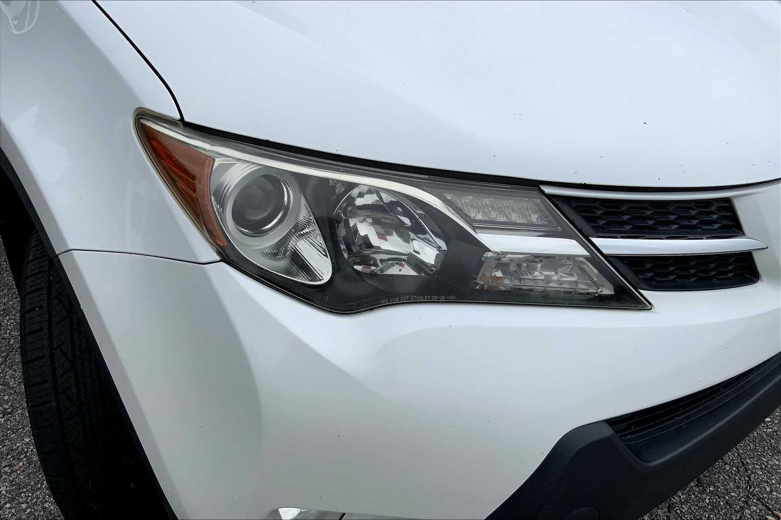 2015 Toyota RAV4 LE photo 24