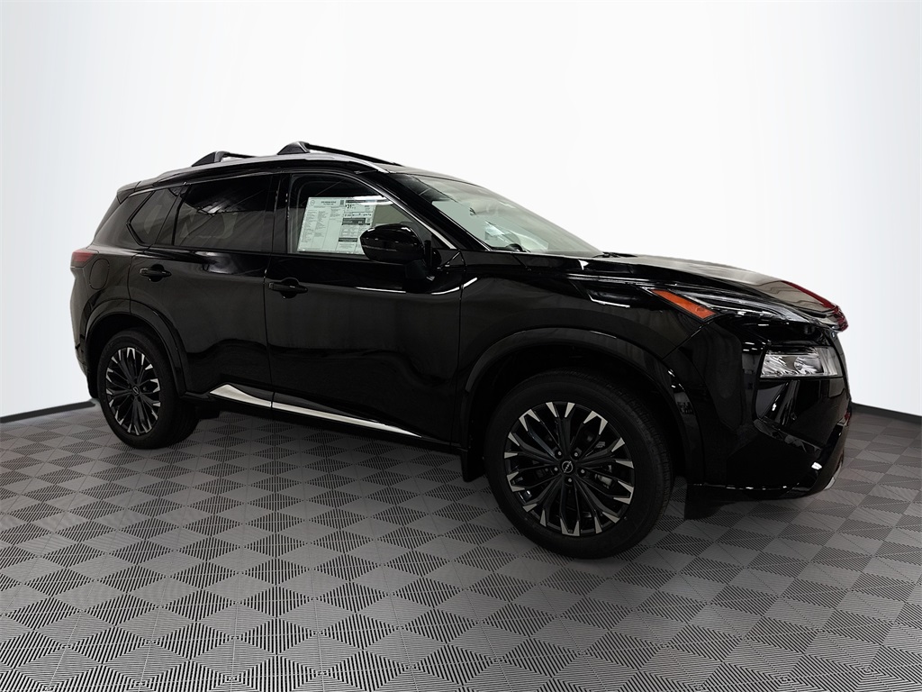 2026 Nissan Rogue Platinum photo 2