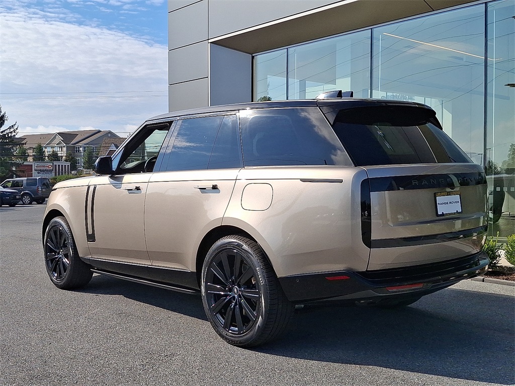 2025 Land Rover Range Rover Autobiography photo 2