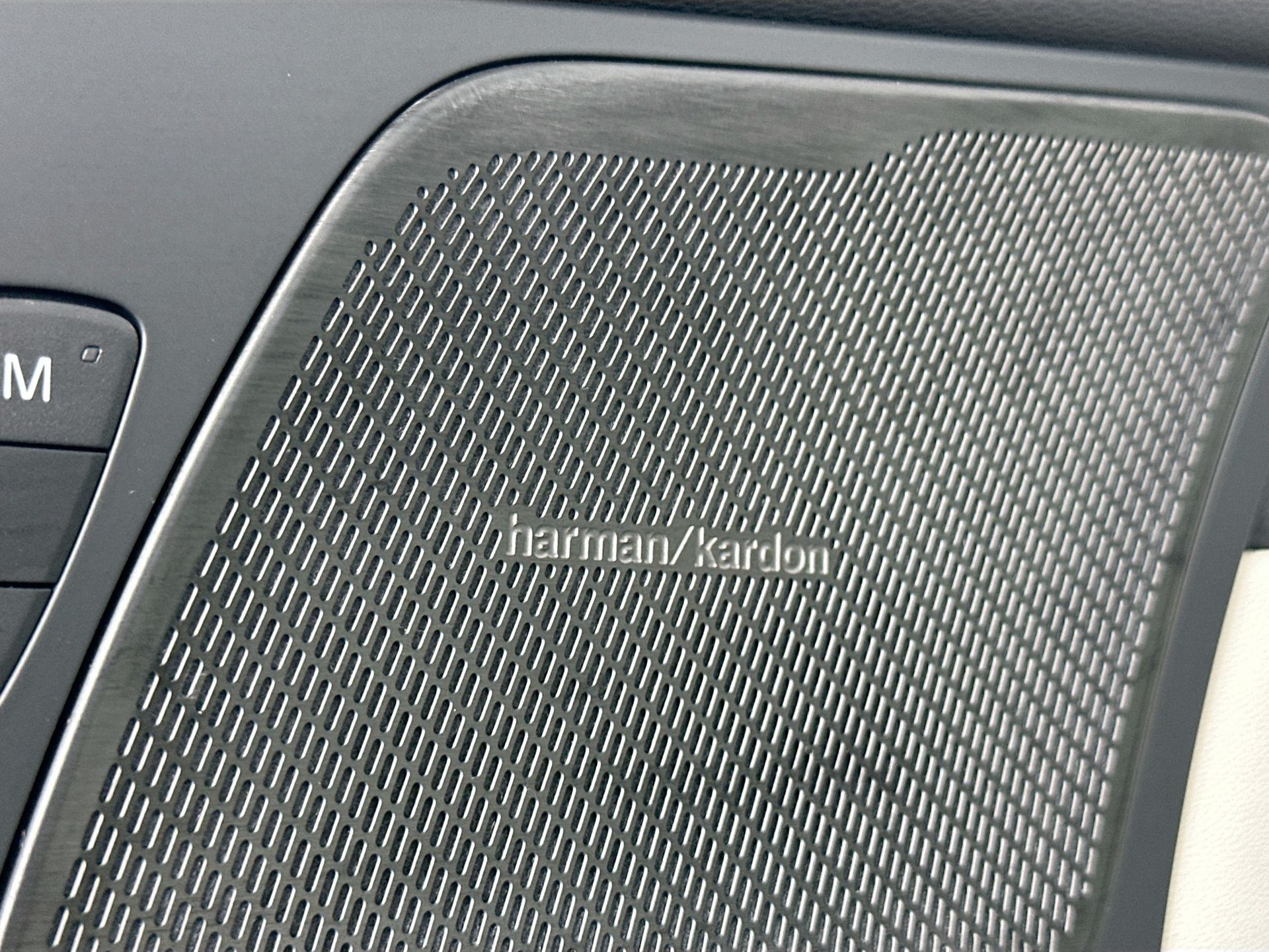 2026 Volvo XC60 B5 photo 17