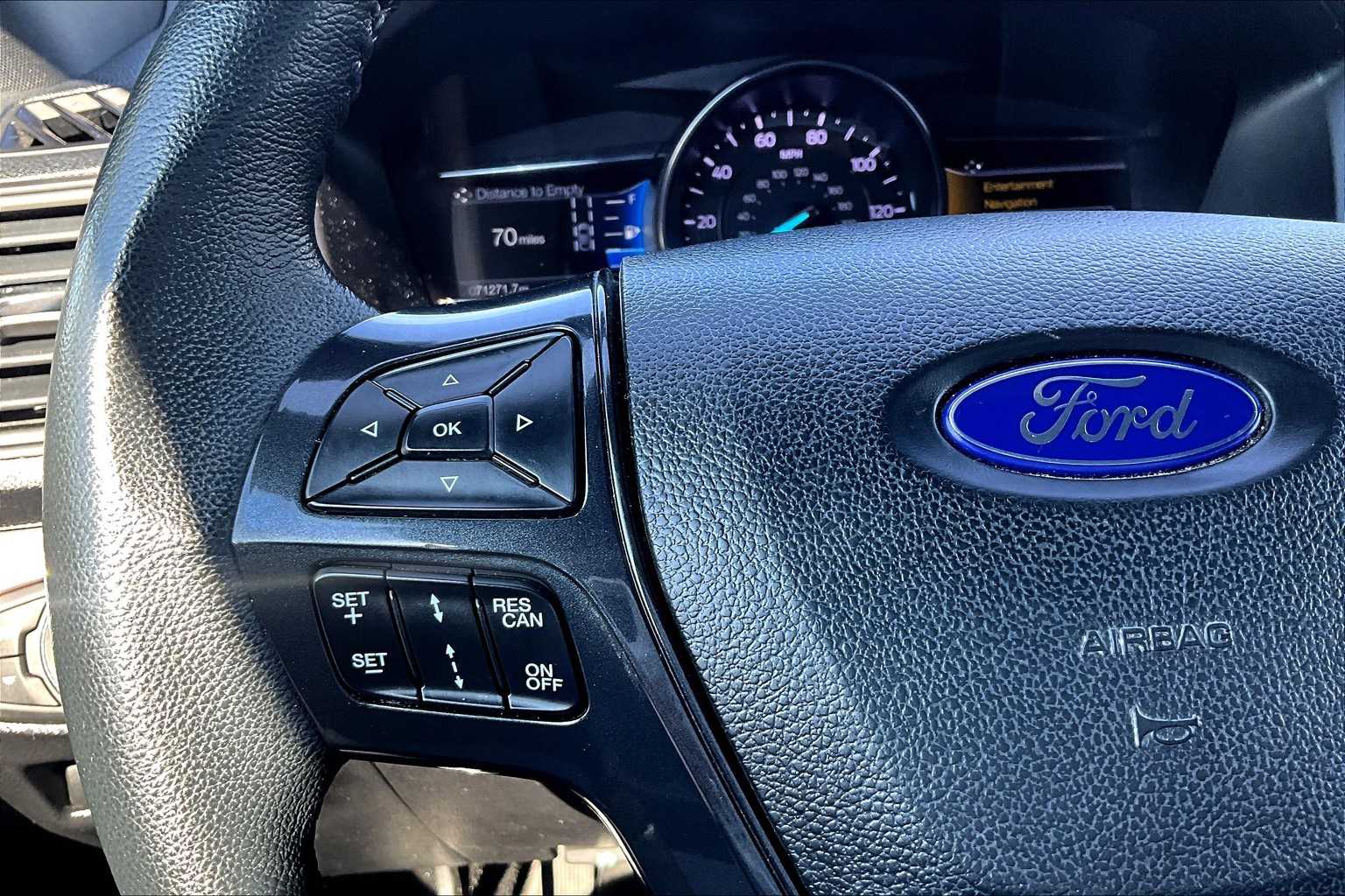 2019 Ford Explorer XLT photo 17