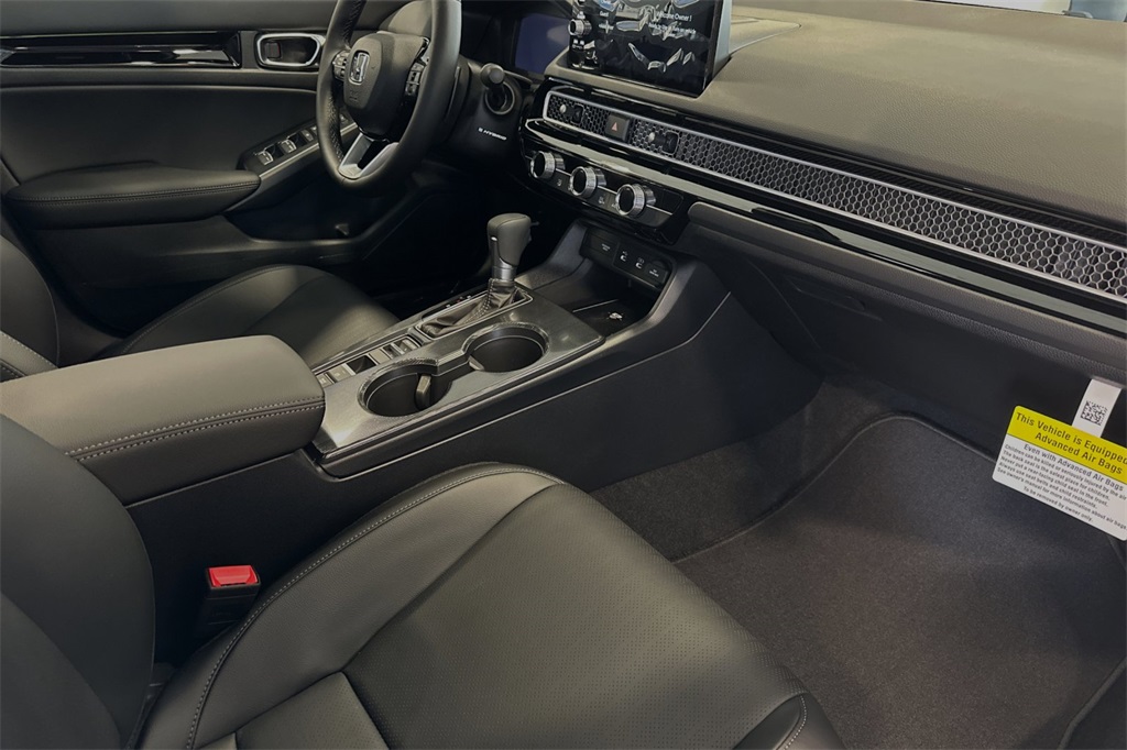 2025 Honda Civic Hybrid Sport Touring photo 14