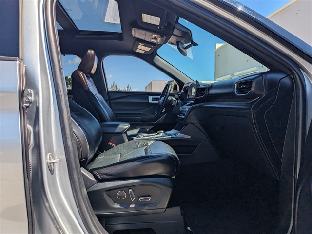2020 Ford Explorer Platinum photo 16