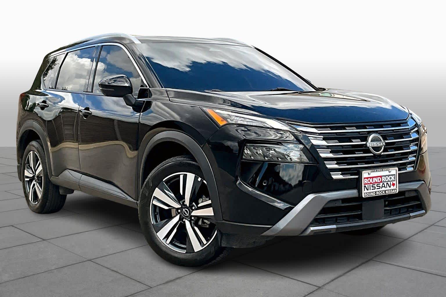 2024 Nissan Rogue SL photo 2