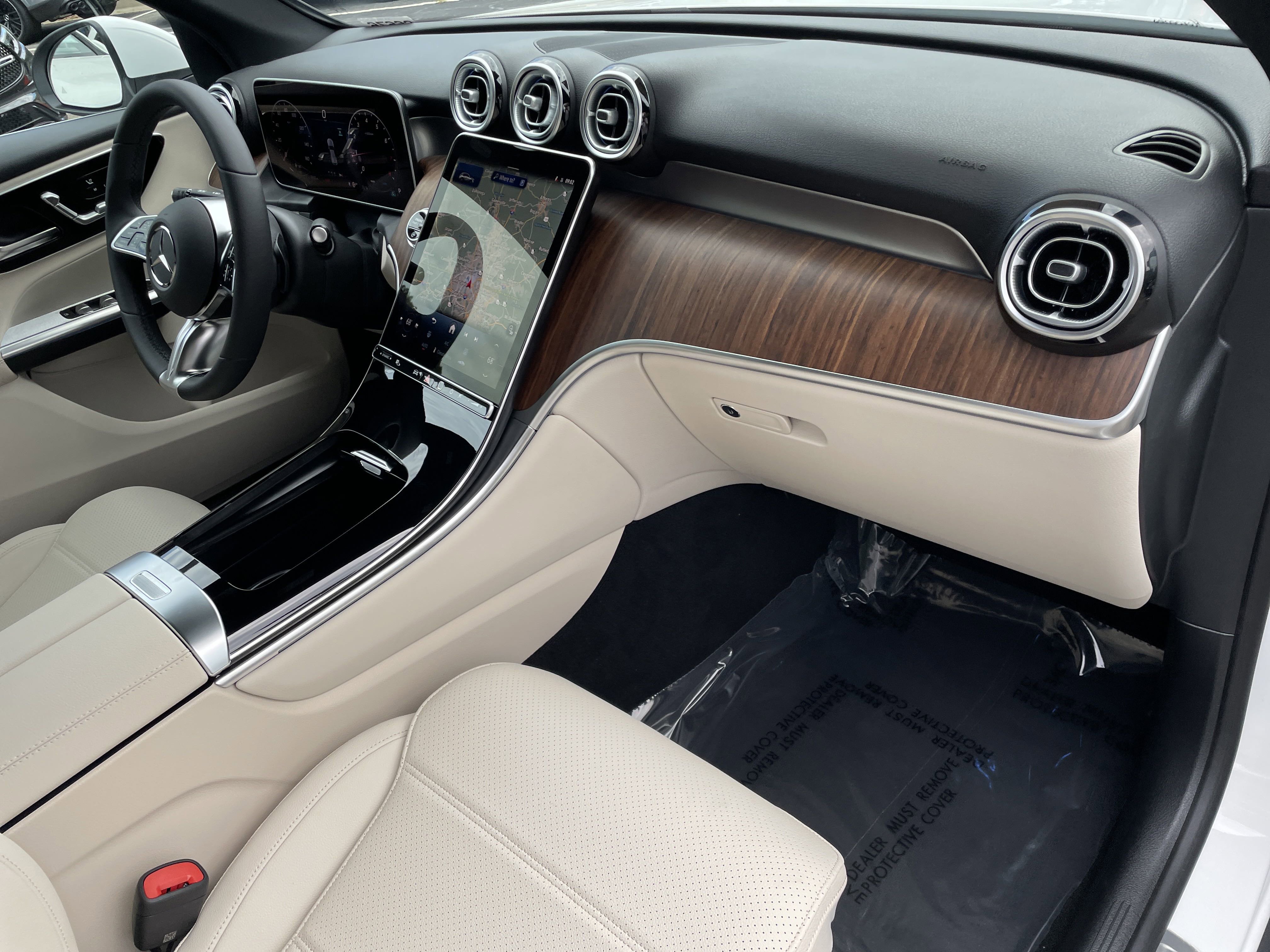 2026 Mercedes Benz GLC 300 photo 25