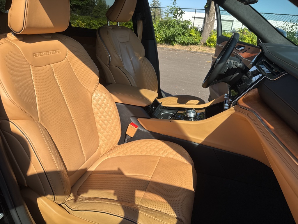 2021 Jeep Grand Cherokee L Summit Reserve photo 41