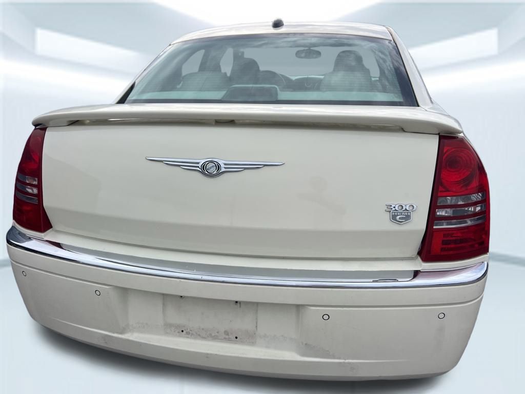 2005 Chrysler 300 C Base photo 13