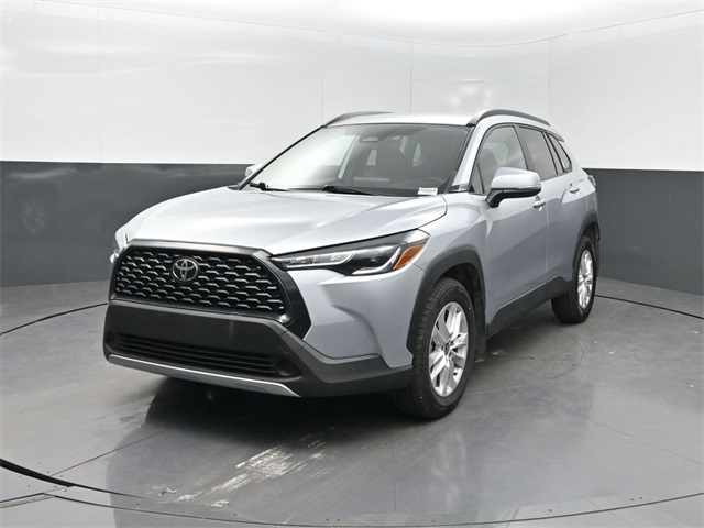 2024 Toyota Corolla Cross LE's photo
