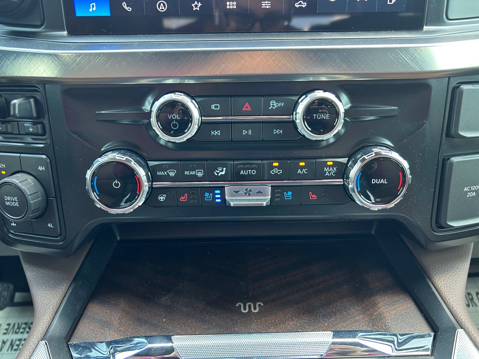 2025 Ford F-250 King Ranch photo 14