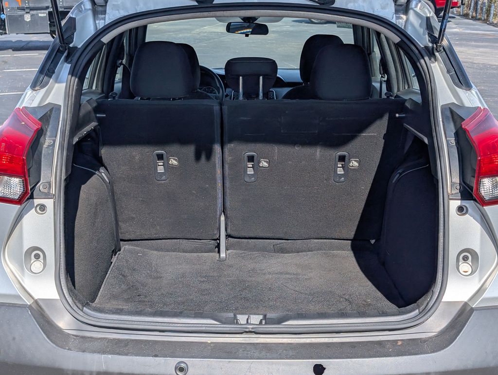 2020 Nissan Kicks SV photo 3