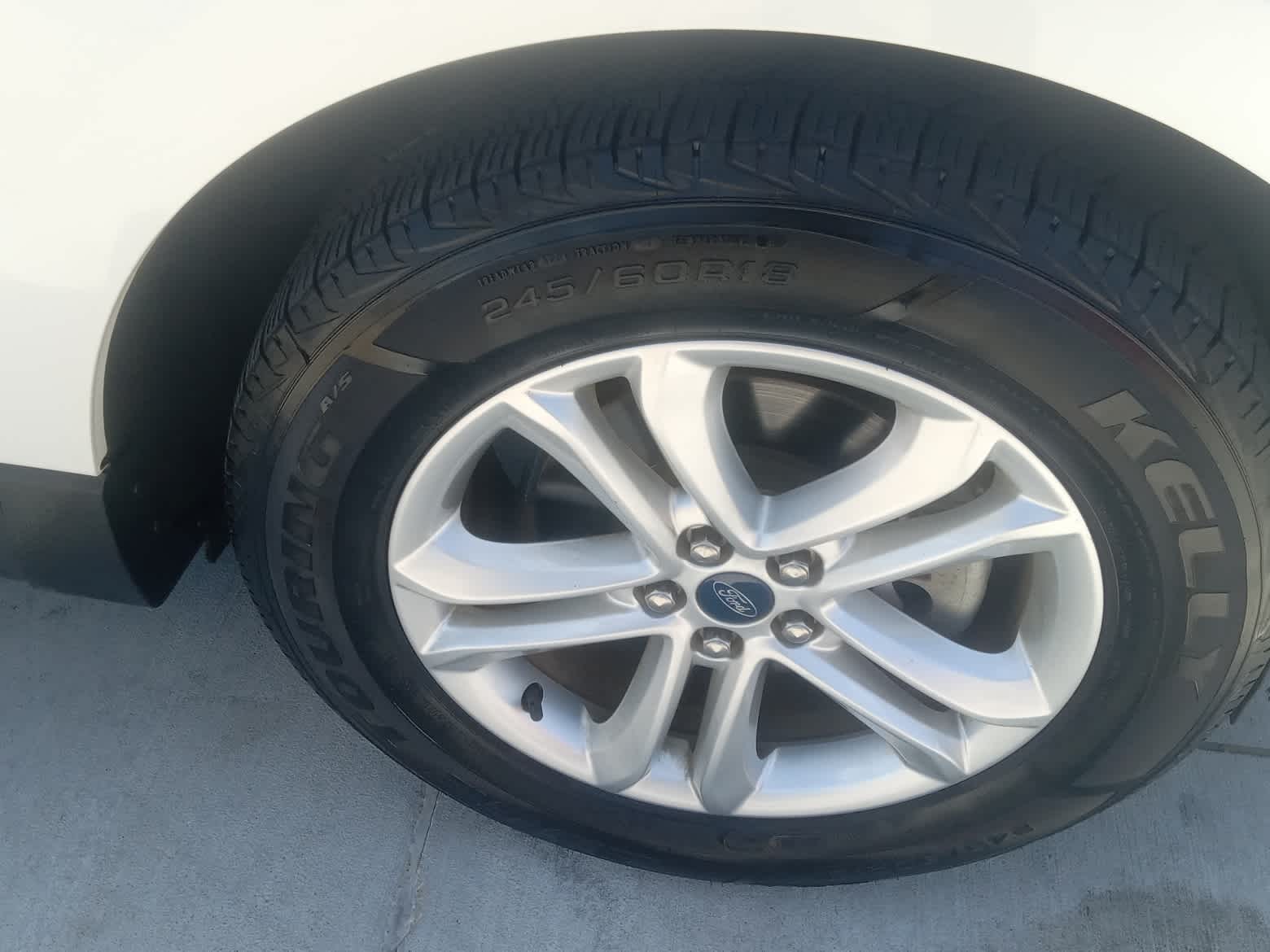 2019 Ford Edge SEL photo 7