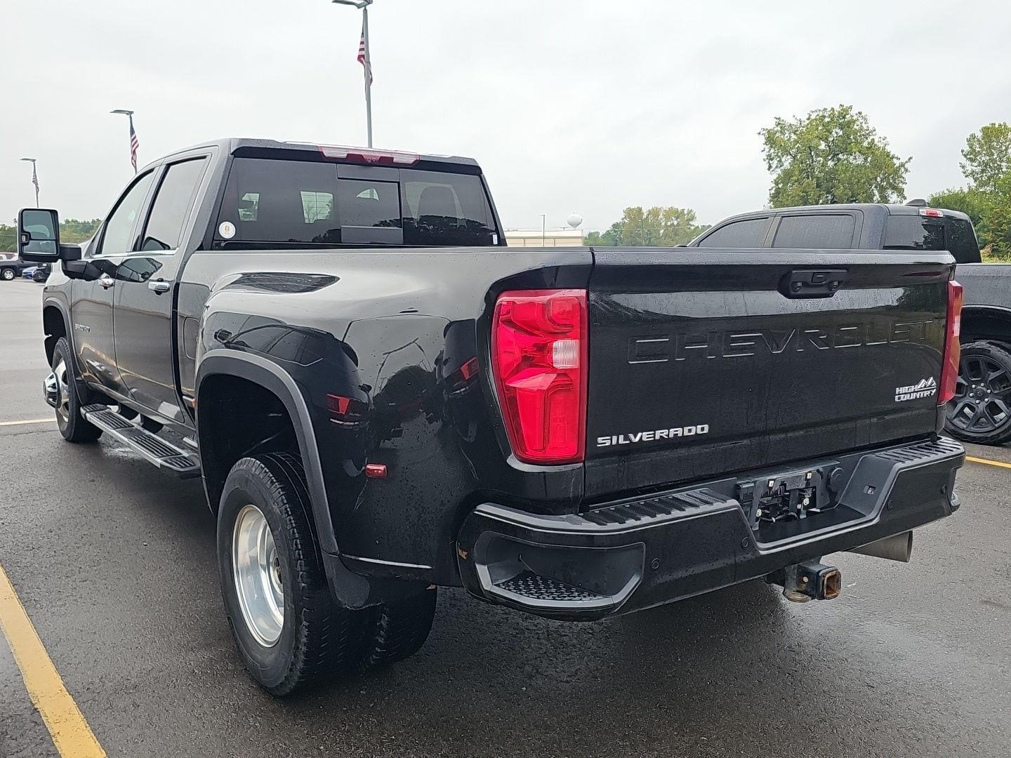 2022 Chevrolet Silverado 3500HD High Country photo 4