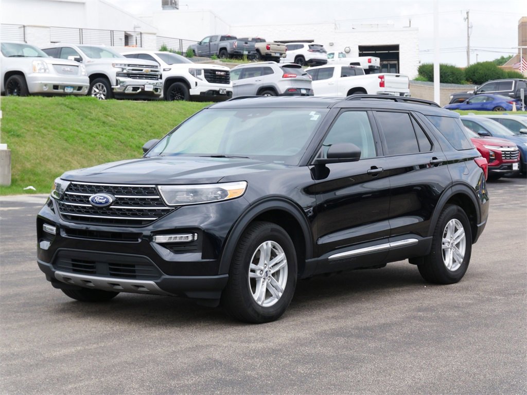 2023 Ford Explorer XLT photo 3