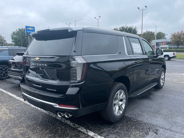 2025 Chevrolet Suburban Premier photo 3