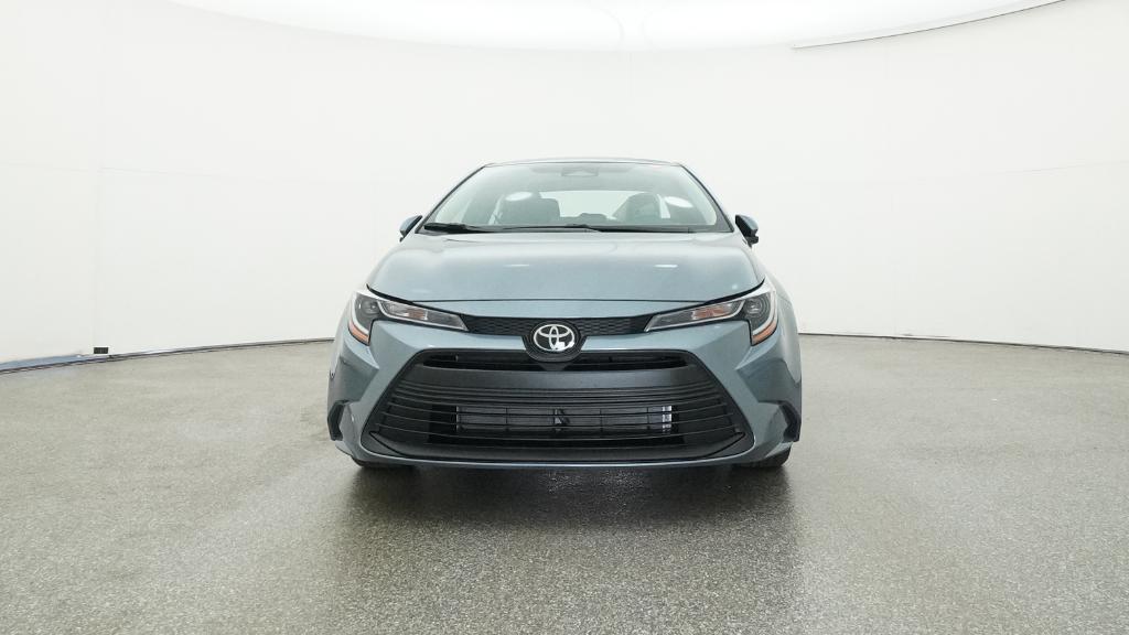 2025 Toyota Corolla LE photo 3