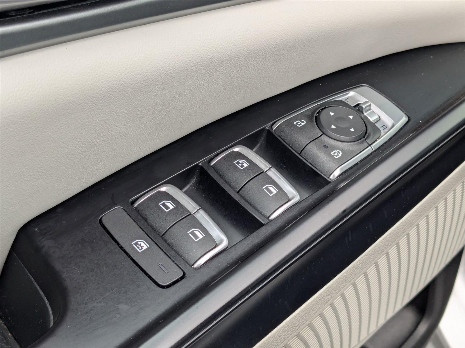 2022 Kia Carnival LX photo 13