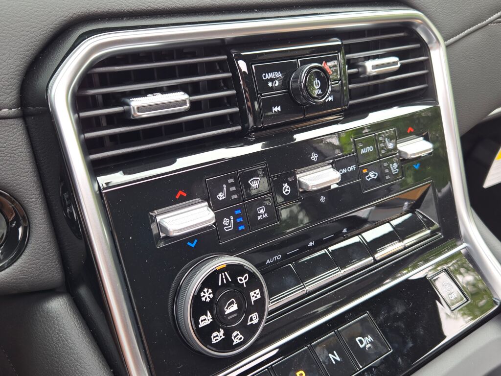 2025 Nissan Armada Platinum photo 26