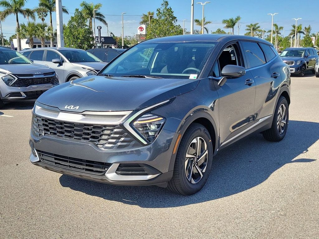 2025 Kia Sportage Hybrid LX photo 2