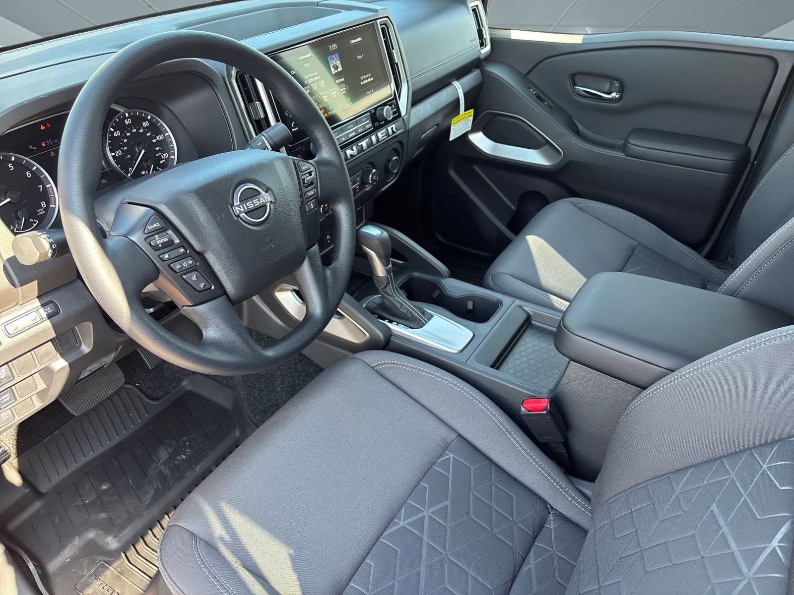 2026 Nissan Frontier SV photo 4