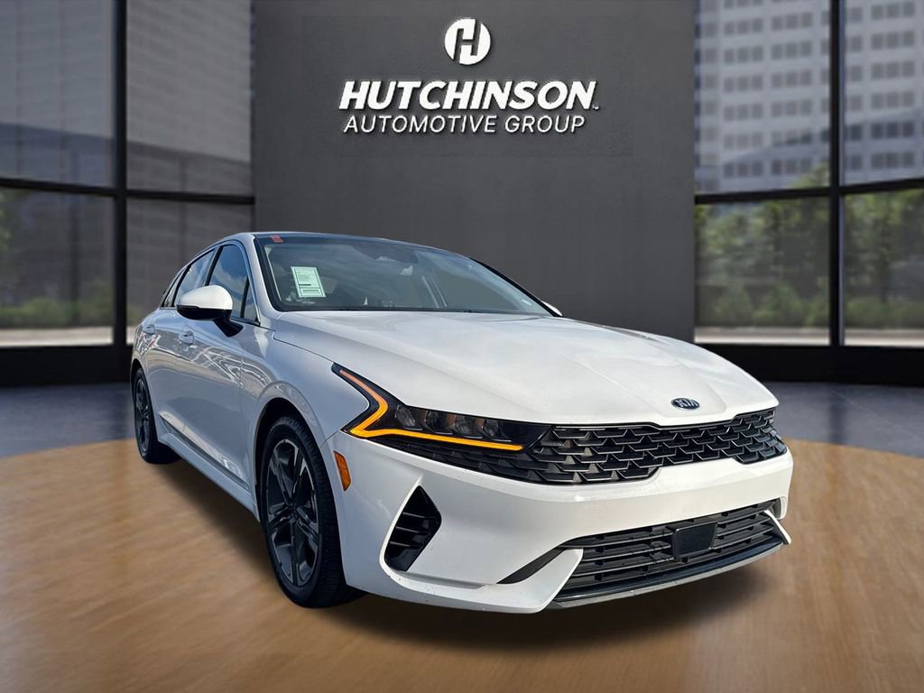 2021 Kia K5 EX's photo