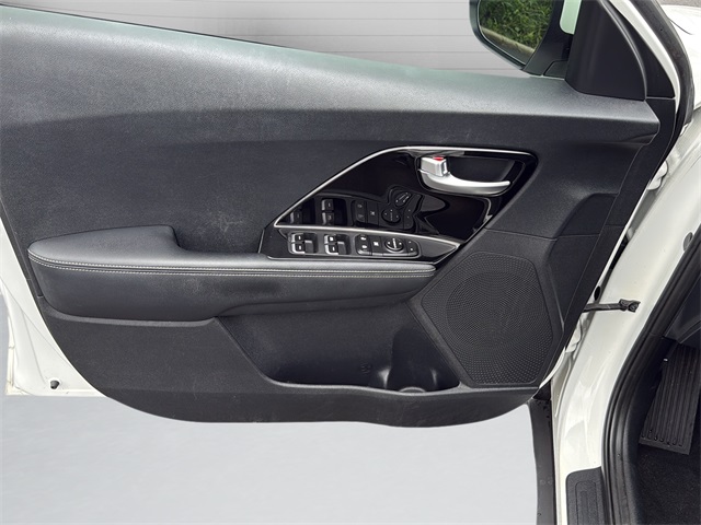 2022 Kia Niro LXS photo 10
