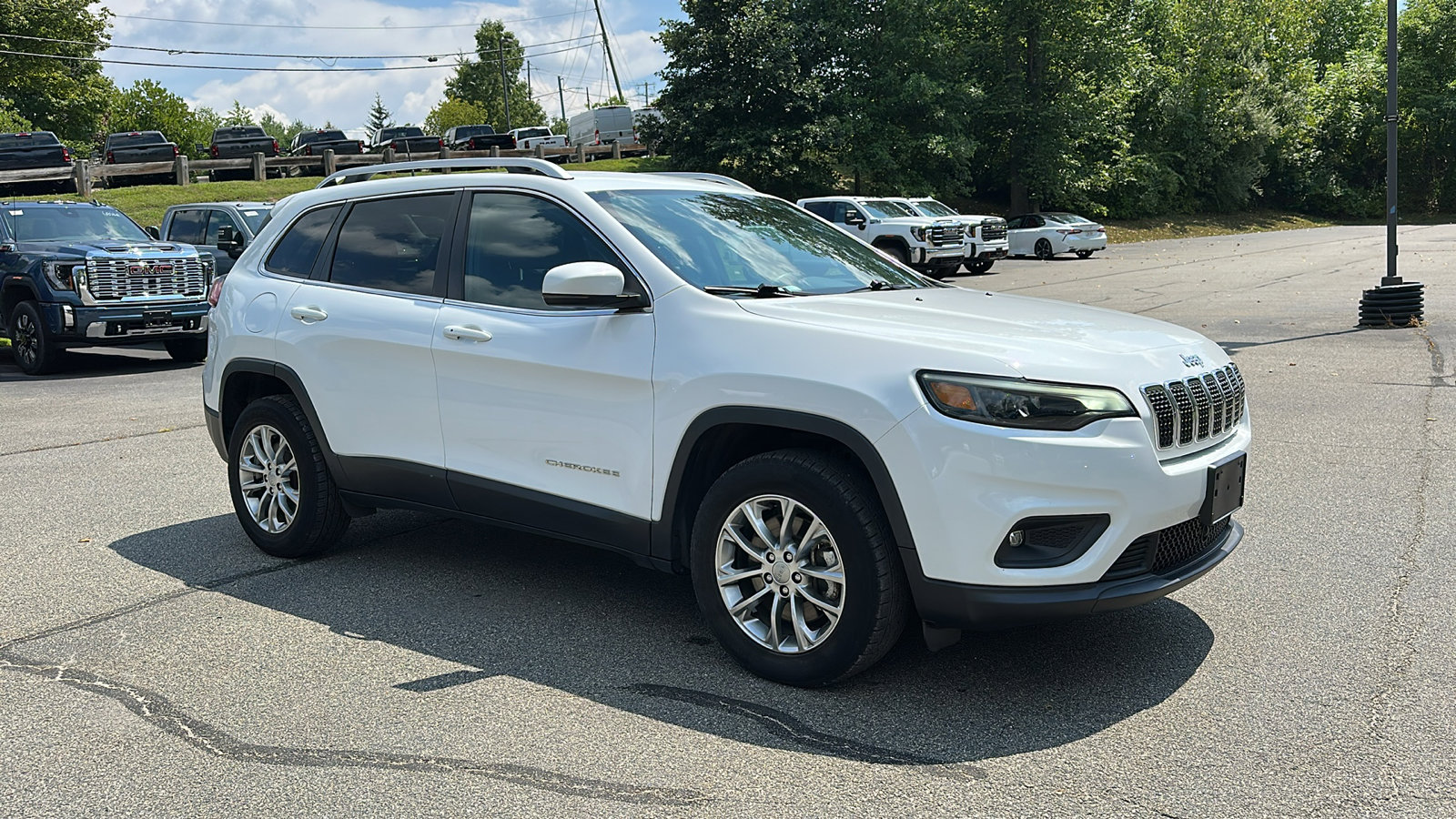 2021 Jeep Cherokee Latitude Lux photo 2