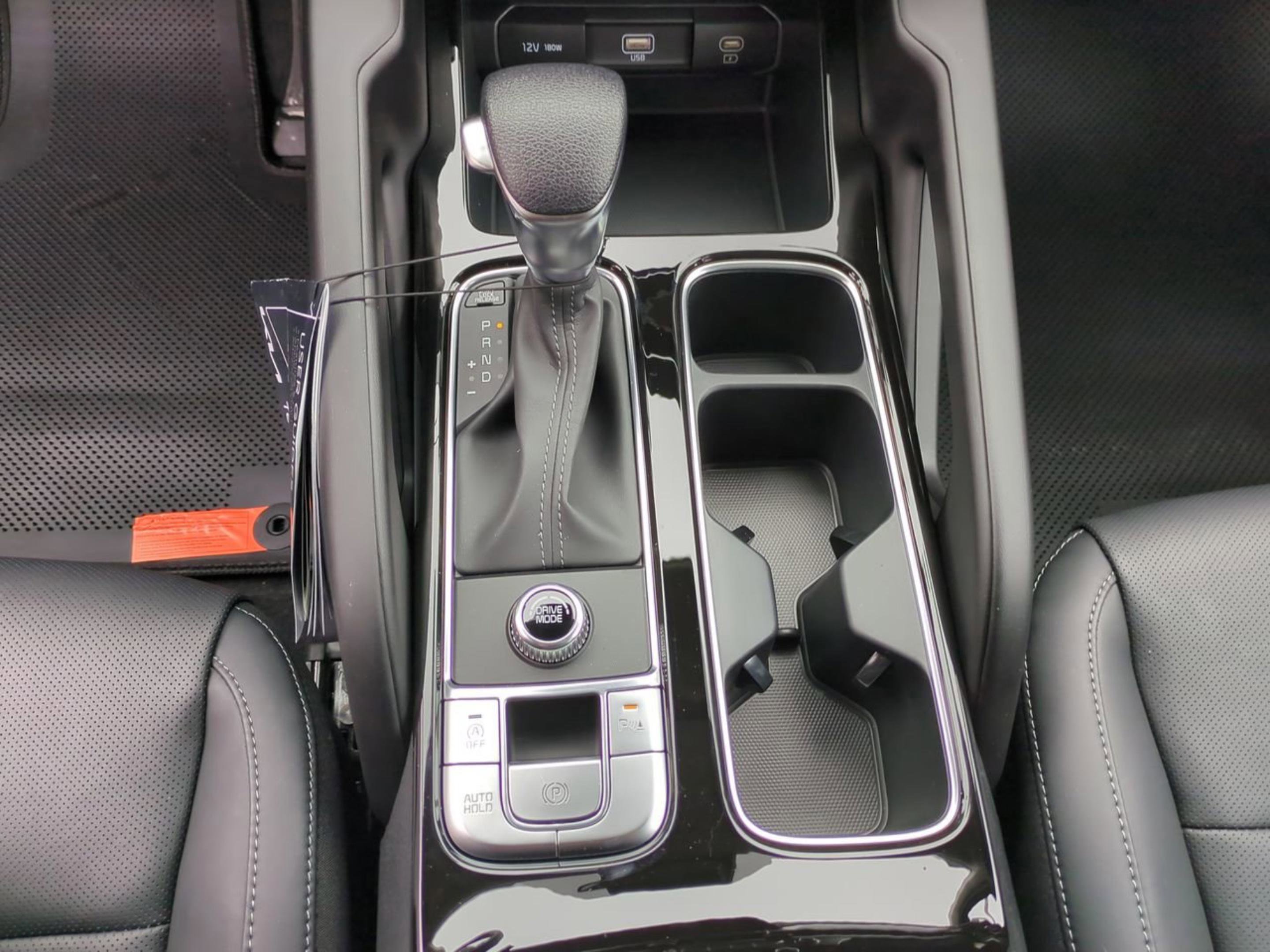 2025 Kia Telluride LX photo 18