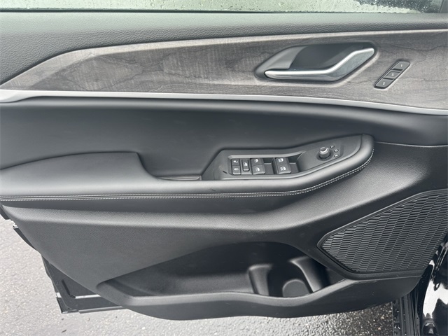 2025 Jeep Grand Cherokee Limited photo 17