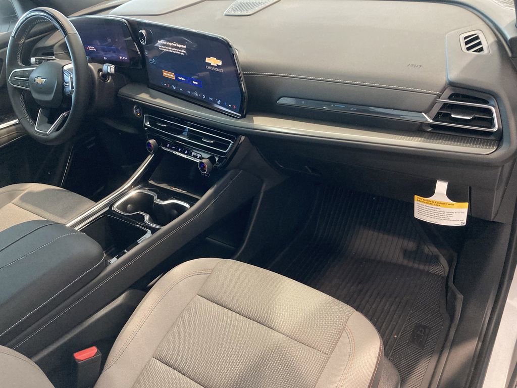 2025 Chevrolet Traverse photo 22
