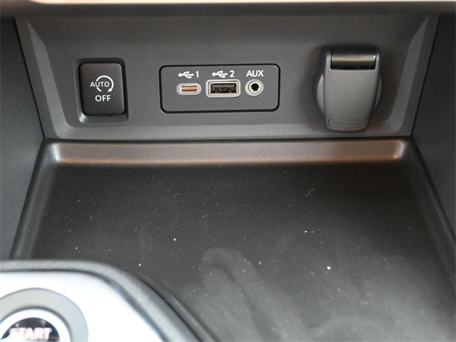 2025 Nissan Sentra SV photo 3