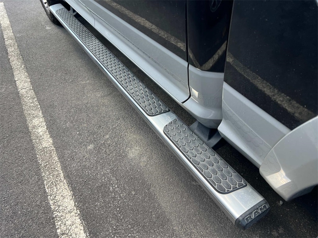 2016 Ram 1500 Laramie photo 13