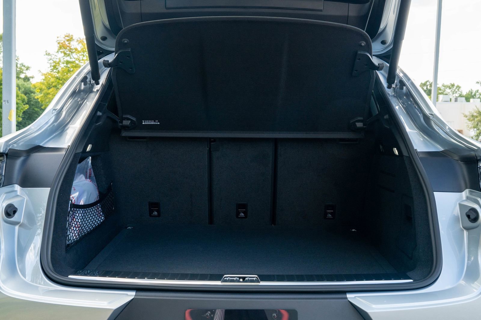 2026 Porsche Cayenne Base photo 16
