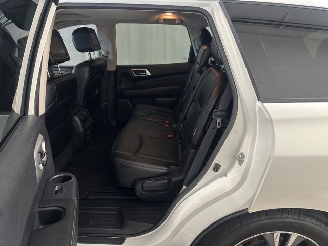2019 Nissan Pathfinder Platinum photo 14