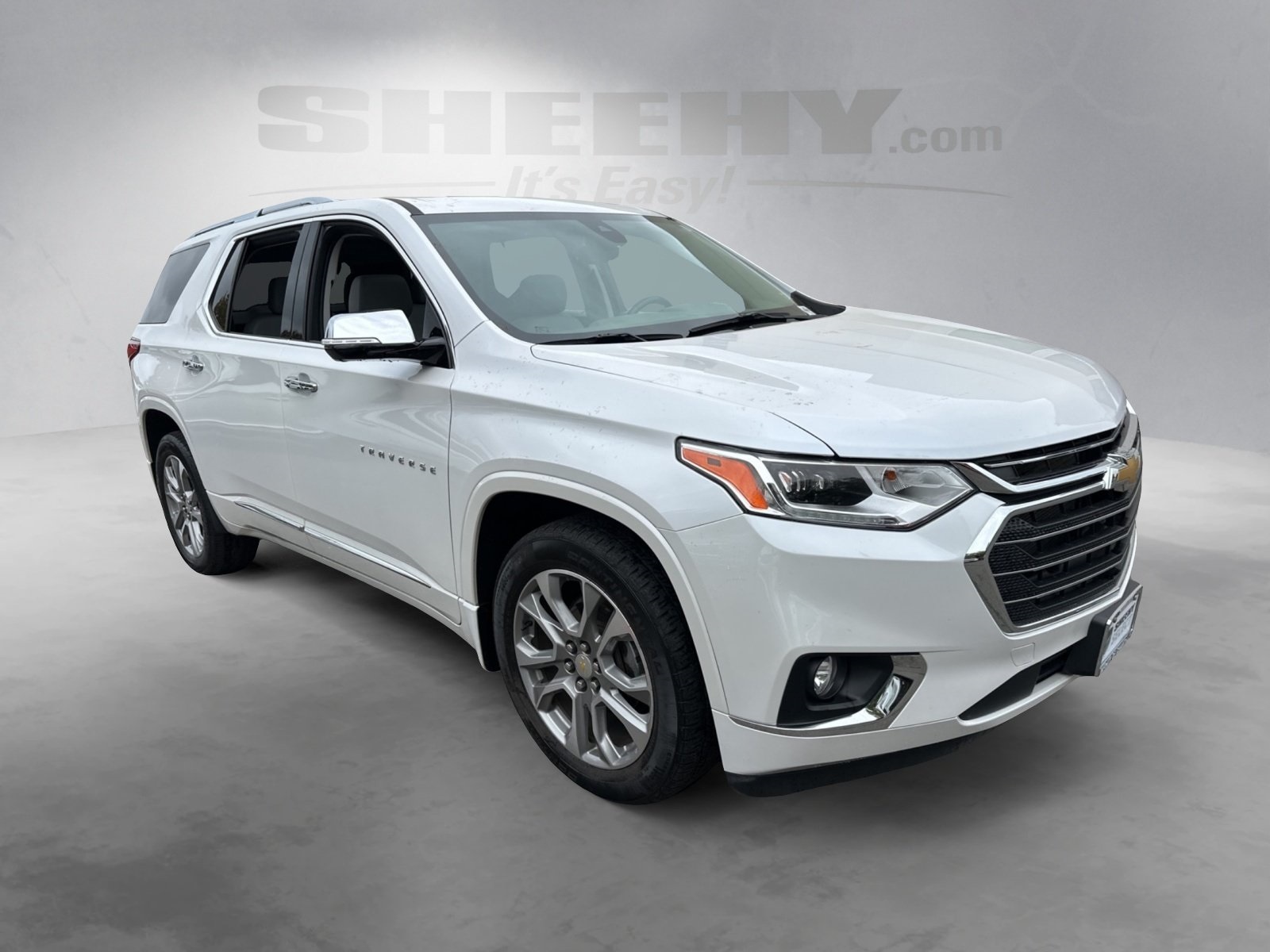 2020 Chevrolet Traverse Premier photo 2