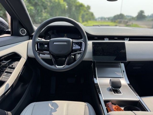 2026 Land Rover Range Rover Evoque S photo 13