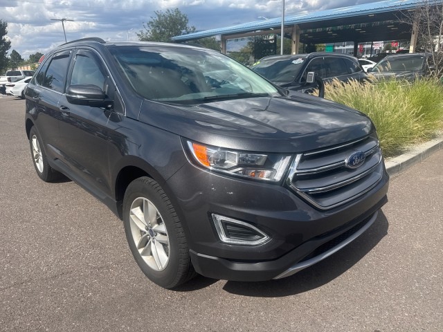 Used 2018  Ford SEL image 1