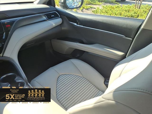 2024 Toyota Camry SE photo 22