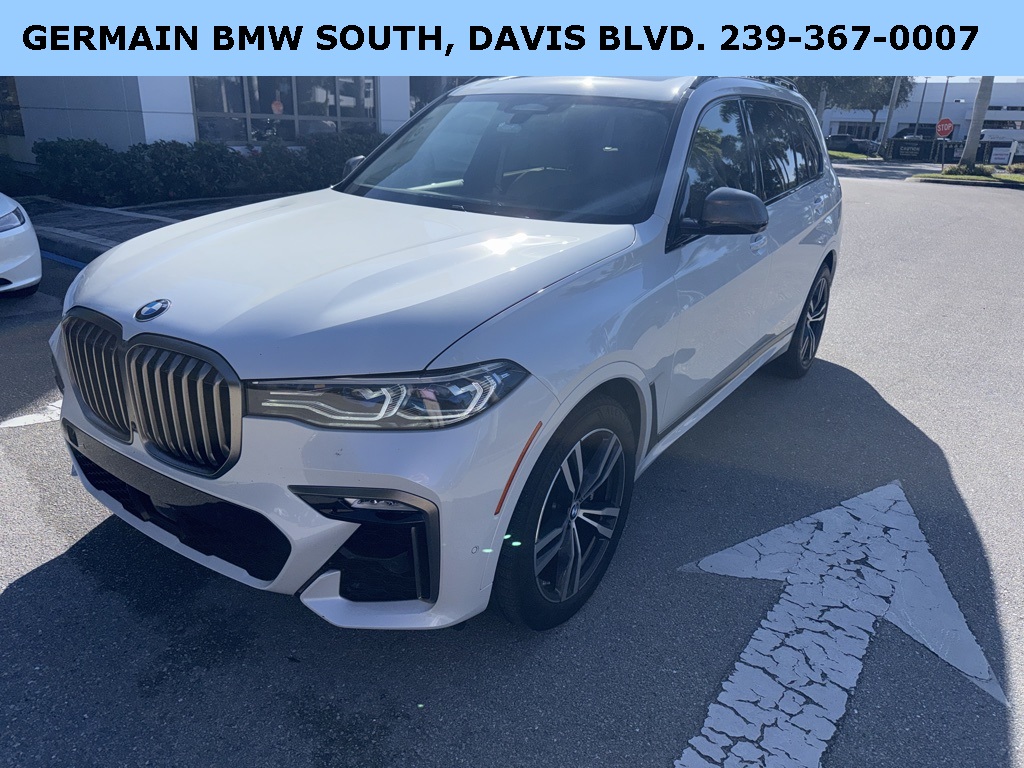 2022 BMW X7 M50i's photo